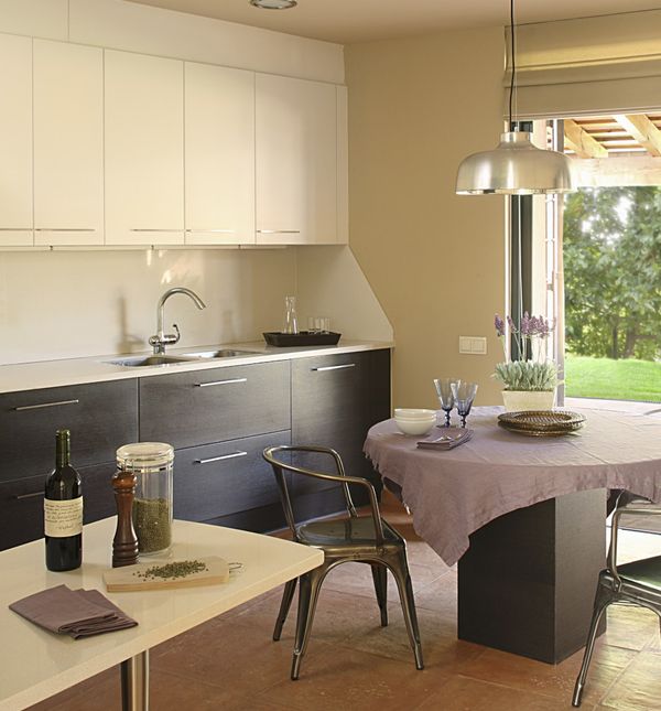 Kuća s kuhinjom koja ima predivan izlaz u dvorište