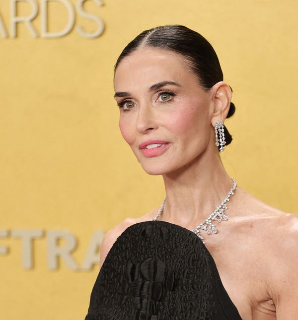 Demi Moore u haljini modne kuće Schiaparelli na dodjeli nagrada Actor Awards u Los Angelesu