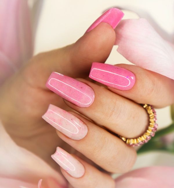 Lijepi ružičasti nokti