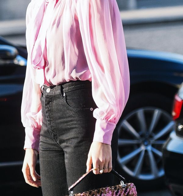 Ružičaste bluze i traperice savršen su par