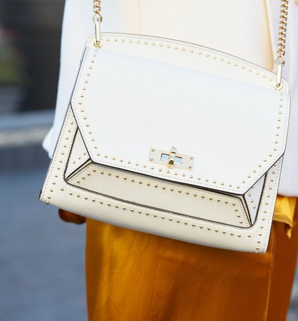 Satenske hlače savršena su opcija za topliji dio godine