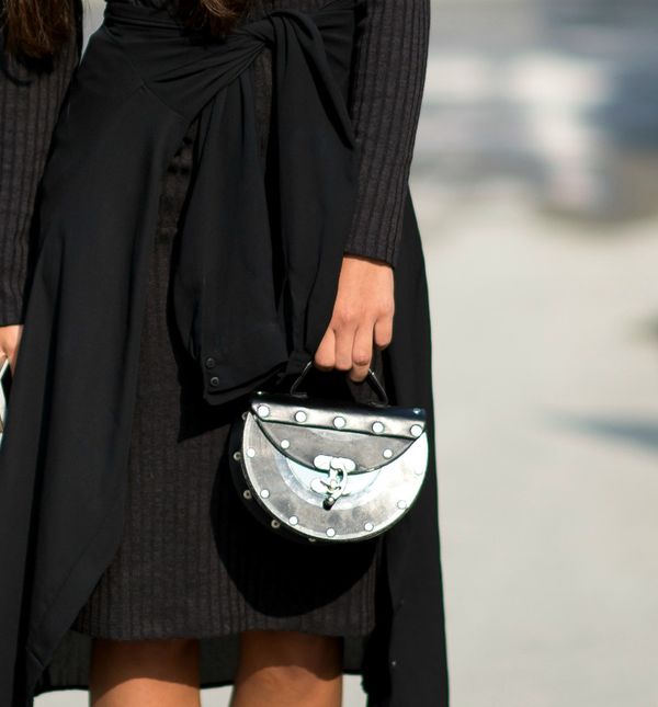 Vratite crnu boju odjeći s pomoću jednostavnog trika