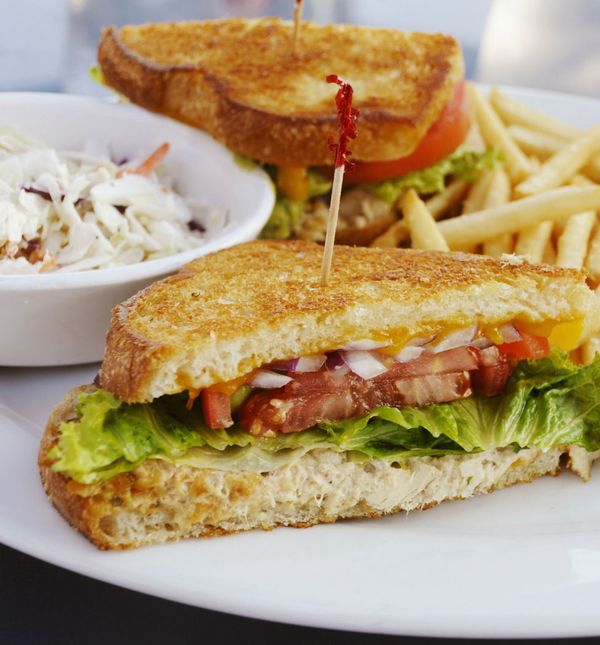 Sočan sendvič i prženi krumpirići vrlo su ukusna, ali teška hrana koja može utjecati na probavu