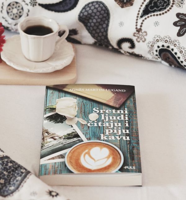 Prvijenac Agnès Martin-Lugand zove se 'Sretni ljudi čitaju i piju kavu'