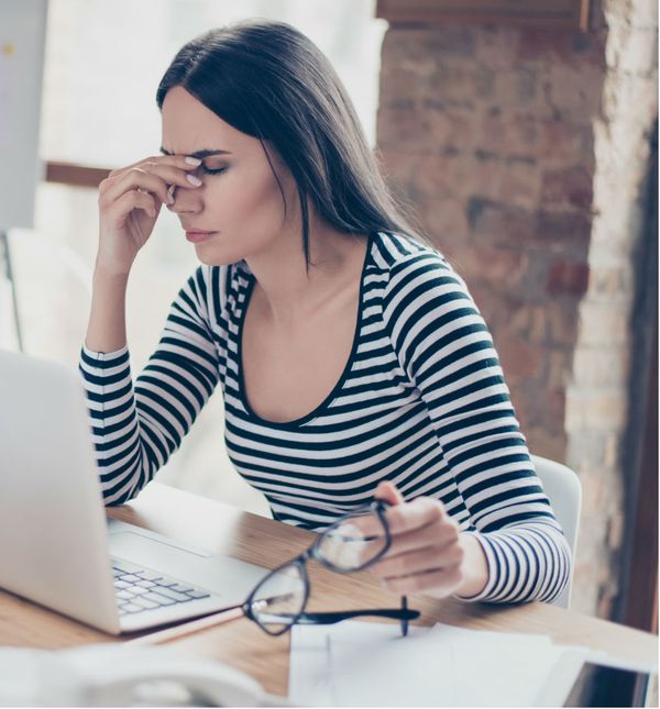 Oko 80 posto ljudi koji provode više od tri sata dnevno pred računalom misli da im to stvara probleme