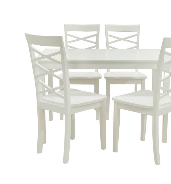 Emmezeta stol 799 kn + 4 stolice (279 kn komad), 1915 kn