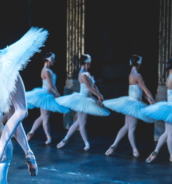 Labuđe jezero na pozornici HNK-a u Zagrebu