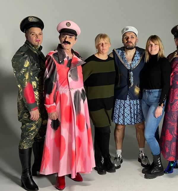 Let 3 s curama iz krojačkog studija Loretta