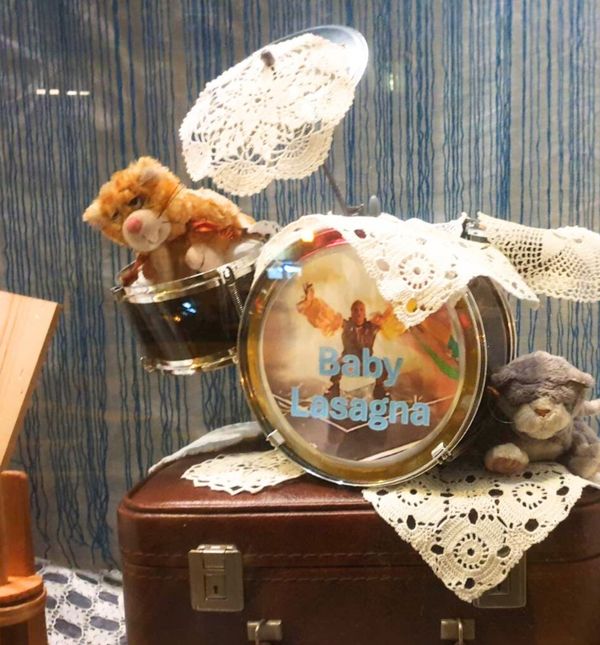 Izlog Adriane Meglaj kao podrška Baby Lasagni