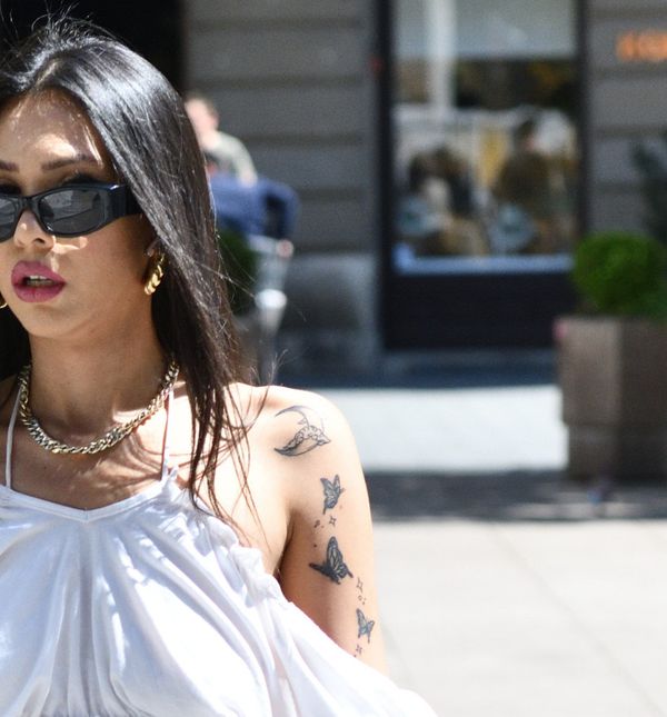 Zagrebačka street stylerica nosi crop top golih ramena