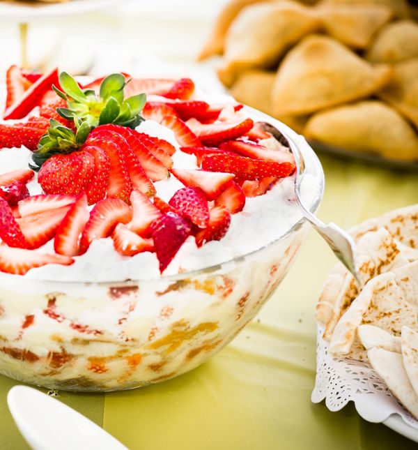 Složenac od jagoda, milerama i piškota