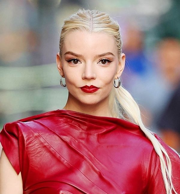 Anya Taylor-Joy u Muglerovoj mini haljini u New Yorku - 6