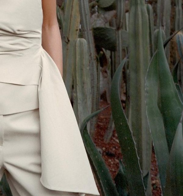 Istovjetni top i elegantne hlače sjajan su izbor za izlaske i posebne prilike