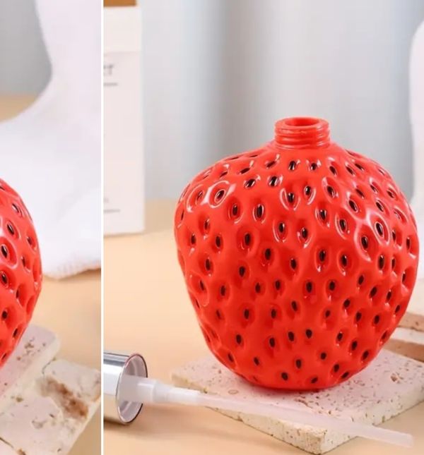 Dozer za tekući sapun u obliku jagode