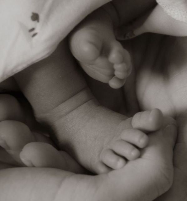 Rođenje djevojčice par je objavio dirljivom fotografijom