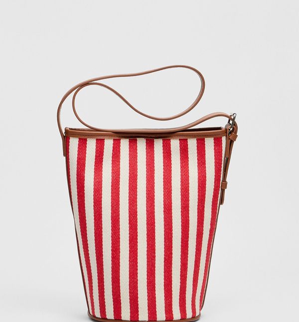 Stradivarius, 15,99 eura