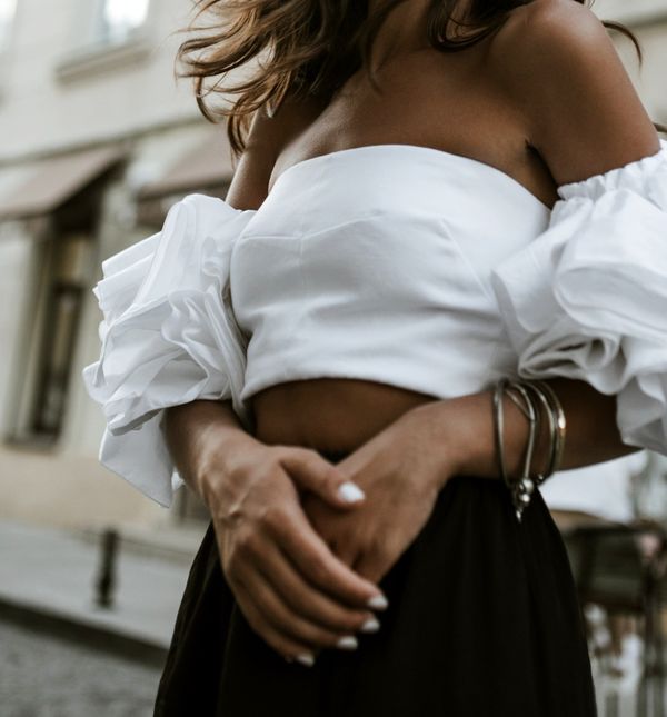 Bijela bluza je omiljena u ljetnim mjesecima