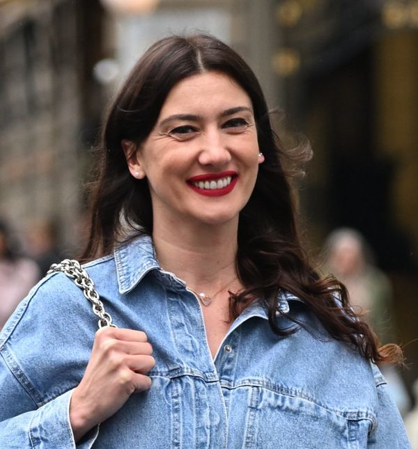 Zgodna dama sa zagrebačke špice u duplom traperu