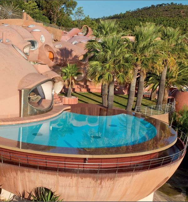 Palača Pierrea Cardina