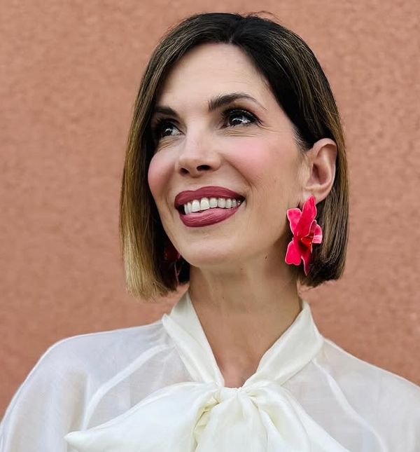 Bojana Gregorić Vejzović na izložbi fotografija Ivana Balića Cobre u Kazalištu Komedija