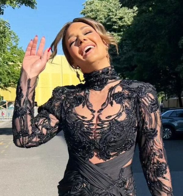 Sandra Elkasević zablistala je u svečanoj kreaciji s potpisom Matije Vuice