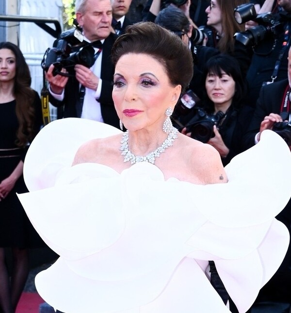 Joan Collins na 79. Festivalu u Cannesu