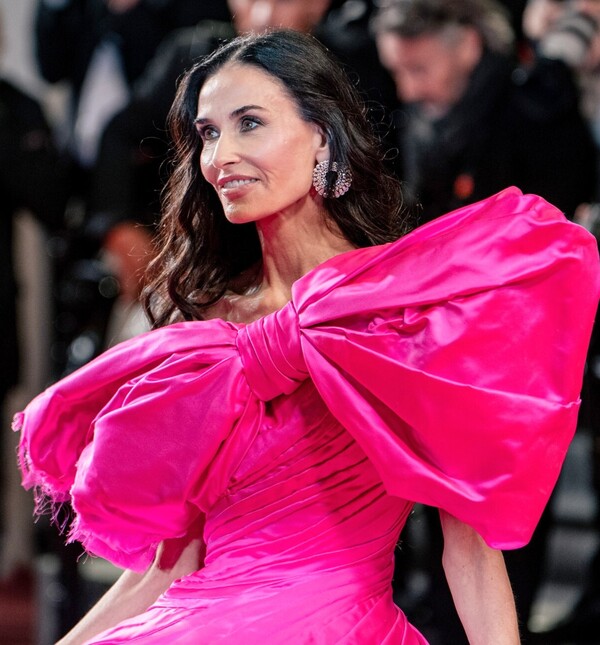 Demi Moore u haljini brenda Matieres Fecales