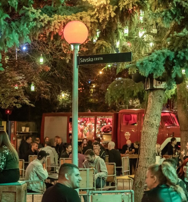 Tijekom ljeta i rane jeseni u vrtu Vintage Industrial bara posjetitelje očekuje festivalski ugođaj