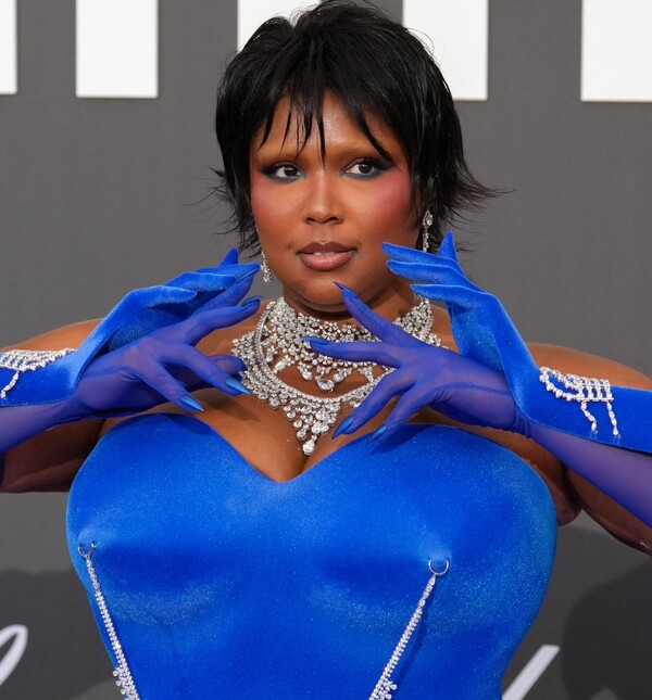 Lizzo na amfAR gali 2026.