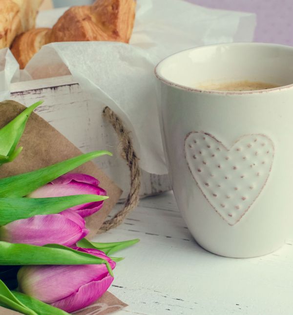 Odvojite vrijeme za sebe, nagradite se buketom cvijeća, uživajte u šalici kave i kroasanu