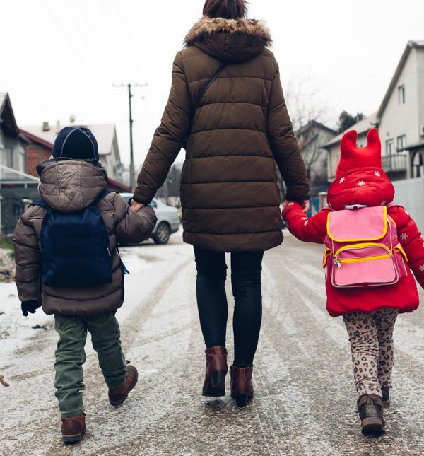 Važno je pripremiti dijete na opasnosti koje postoje u vanjskom svijetu (Foto: Guliver/Thinkstock)