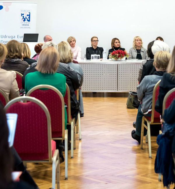 U Hrvatskoj od raka dojke godišnje oboli oko 2.400 žena, a čak jednoj trećini žena dijagnosticiran je metastatski rak dojke (Foto: Zadovoljna.hr)