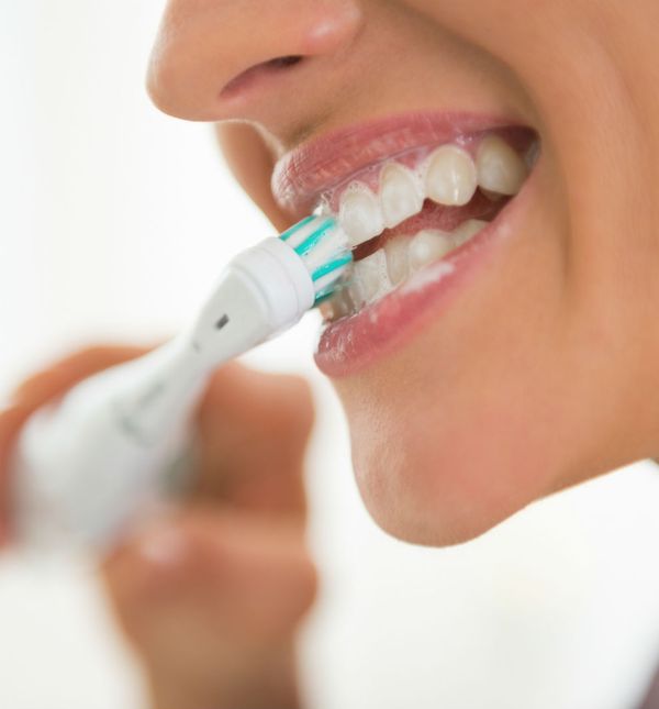 Stomatolozi preporučaju prati zube dvaput dnevno po dvije minute