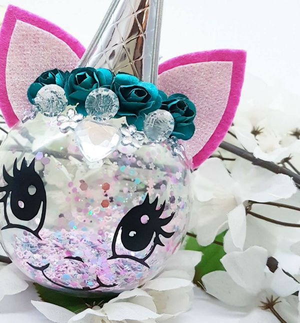 Kuglice za božićnu jelku s likom jednoroga hrvatskog brenda Avangard Art - Angels with heart