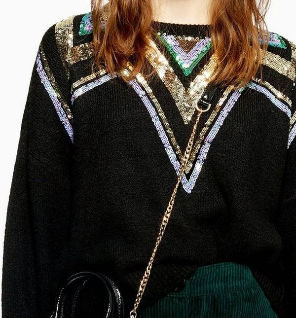 Pulover s blještavim aplikacijama