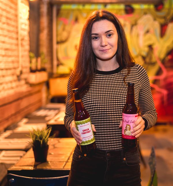 Nakon isprobavanja piva na putovanjima europskim zemljama Klara je odlučila početi proizvoditi vlastito pivo