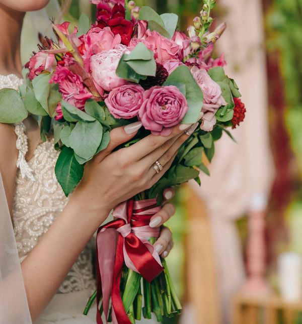 Buduću mladenku povrijedila je sestrina objava zaruka