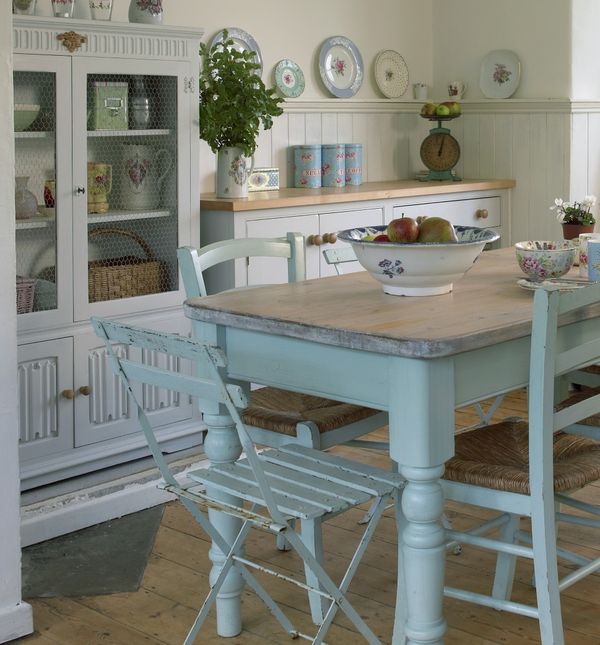 Idilična kućica puna svjetlosti i topline