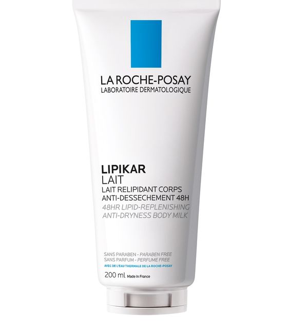 La Roche-Posay Lipikar mlijeko Lipikar mlijeko namijenjeno je hidrataciji tijela sadrži karite maslac, nicianimid i termalnu vodu, 200 ml 83,42 kn