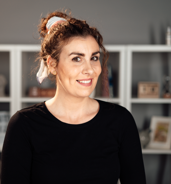 Raskošna punđa obavijena maramom