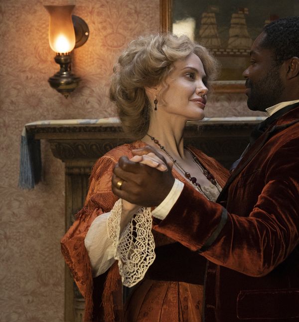 Angelina Jolie i David Oyelowoe, odnosno Jack i Rose