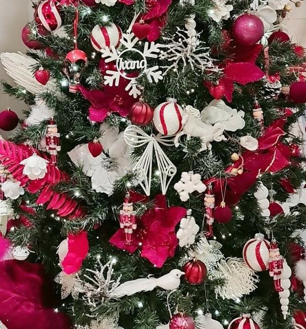 Predivno okićeno božićno drvce Anamarije Malenice iz Solina