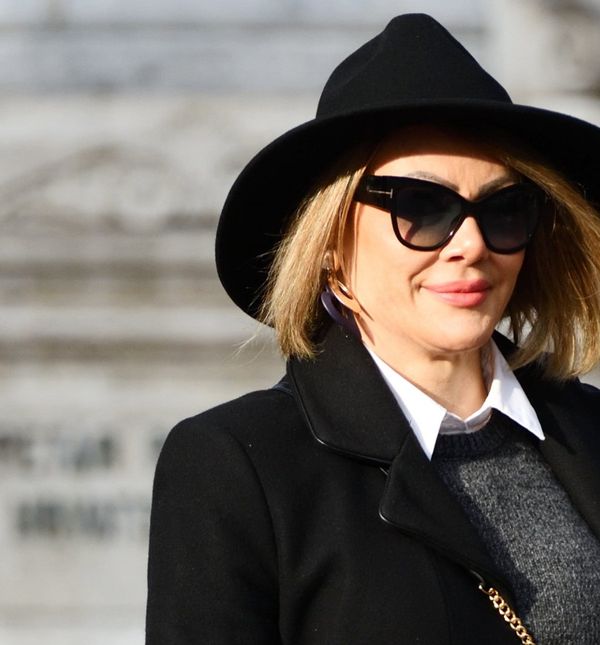 Zgodna dama sa zagrebačke špice u minici s pepita-uzorkom