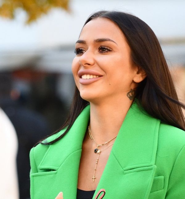 Mlada dama sa zagrebačke špice u upečatljivoj boji zimskog kaputa privlačila je poglede