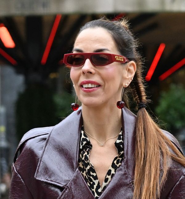 Olja Vori u bordo nijansama