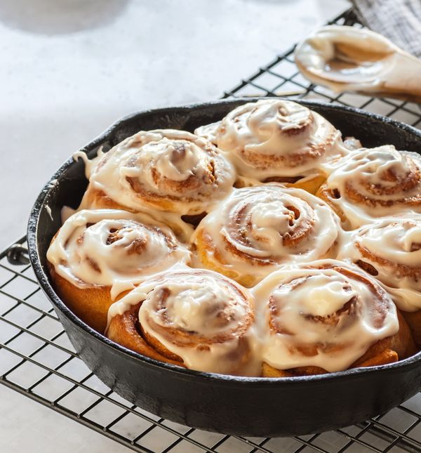 Cimet rolice s glazurom od sira