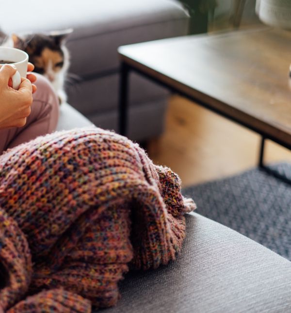 Žena uživa u slobodnom danu