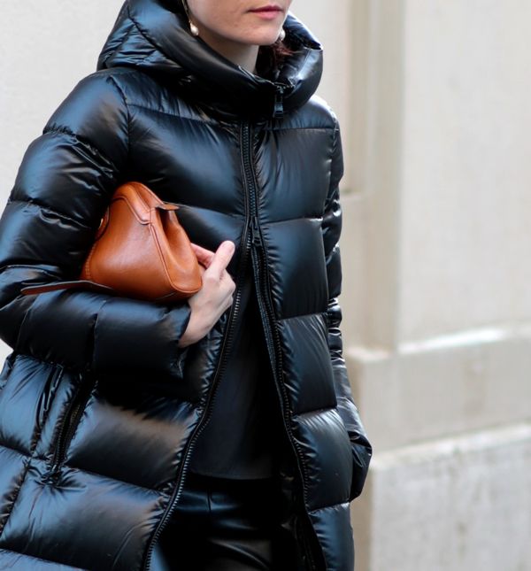 Duga i topla zimska jakna u street style izdanju