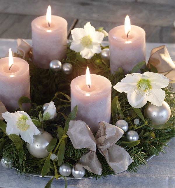 Adventski vijenac s mašnama