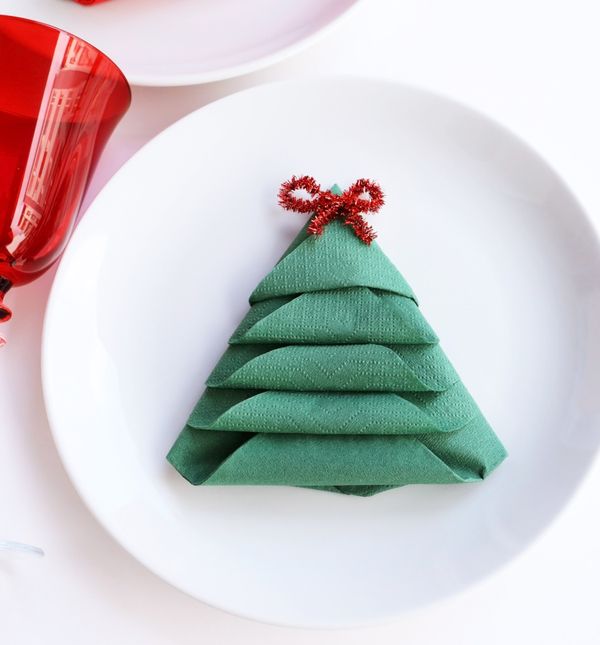 Salveta u obliku božićnog drvca